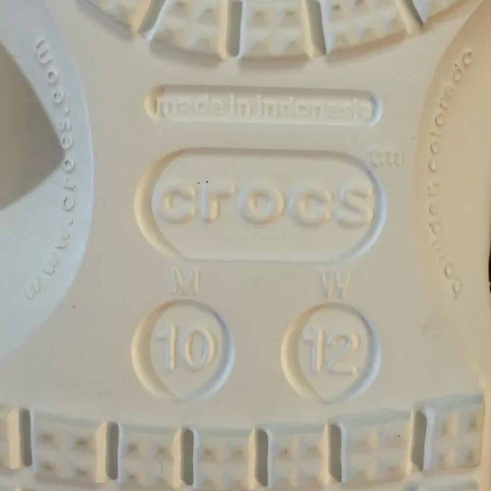 Crocs Baya Seasonal Printed Clogs Women’s Size 12 Men’s Size 10